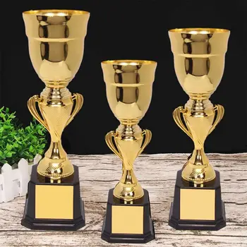 Plastikust Sõlmimise Trofee Konkurentsi Spordi Mäng Suveniiride Võitja Auhind Trofee Mänguasi Kuldne Plating Kooli Rahuldust Pakkumise